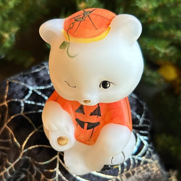 MINT Limited Edition Hand Painted Fenton Winking Halloween Bear in Pumpkin Costu - Picture 8 of 12